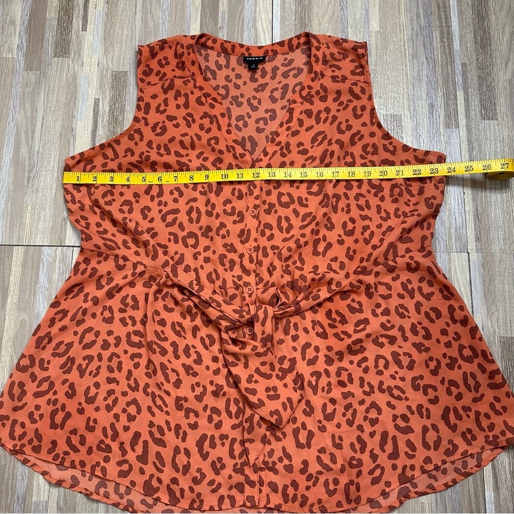 Torrid Orange Leopard Print Blouse - Picture 5 of 9